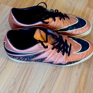 Nike indoor soccer shoes